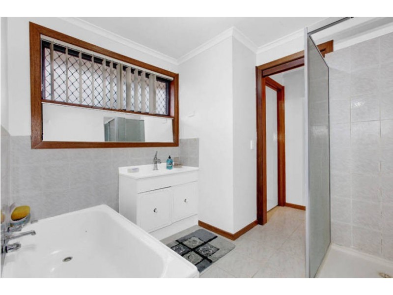 1/40 Pinnaroo Circuit, Meadow Heights VIC 3048