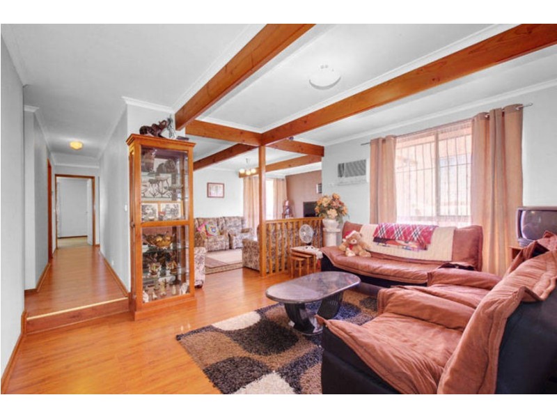 71 Shankland Boulevarde, Meadow Heights VIC 3048