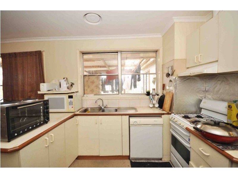 421 Barry Road, Dallas VIC 3047