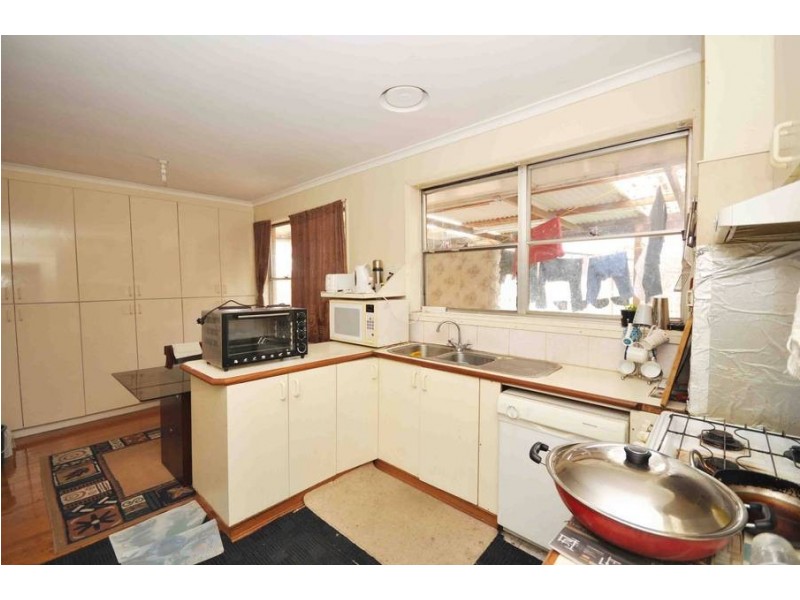 421 Barry Road, Dallas VIC 3047