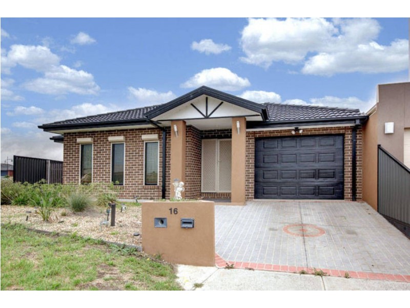 16 Snowden Place, Roxburgh Park VIC 3064
