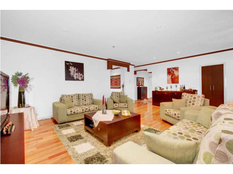 16 Snowden Place, Roxburgh Park VIC 3064