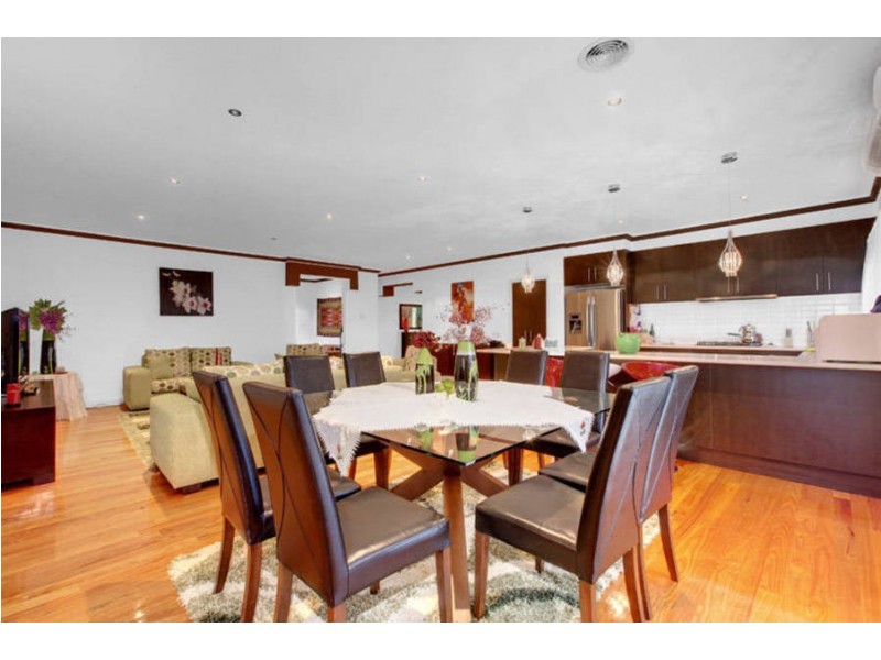 16 Snowden Place, Roxburgh Park VIC 3064