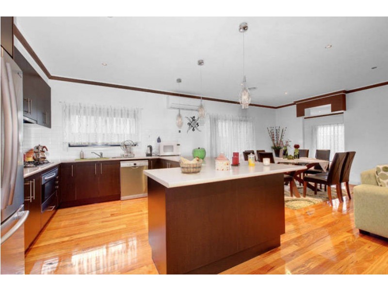 16 Snowden Place, Roxburgh Park VIC 3064