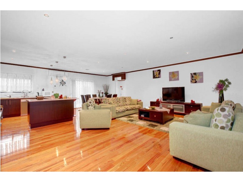 16 Snowden Place, Roxburgh Park VIC 3064