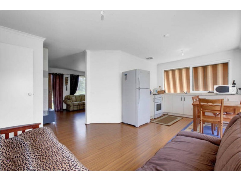 2 Airley Court, Meadow Heights VIC 3048