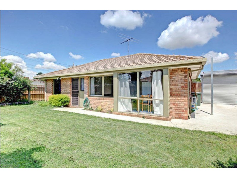 2 Airley Court, Meadow Heights VIC 3048