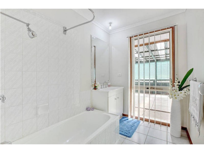 107 Cassinia Crescent, Meadow Heights VIC 3048