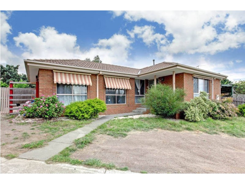 16 Heath Place, Meadow Heights VIC 3048