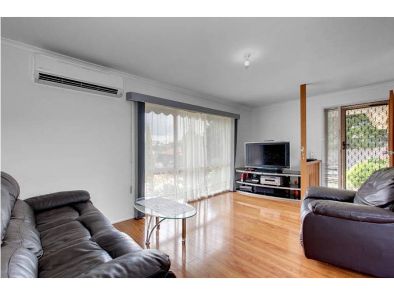 16 Heath Place, Meadow Heights VIC 3048