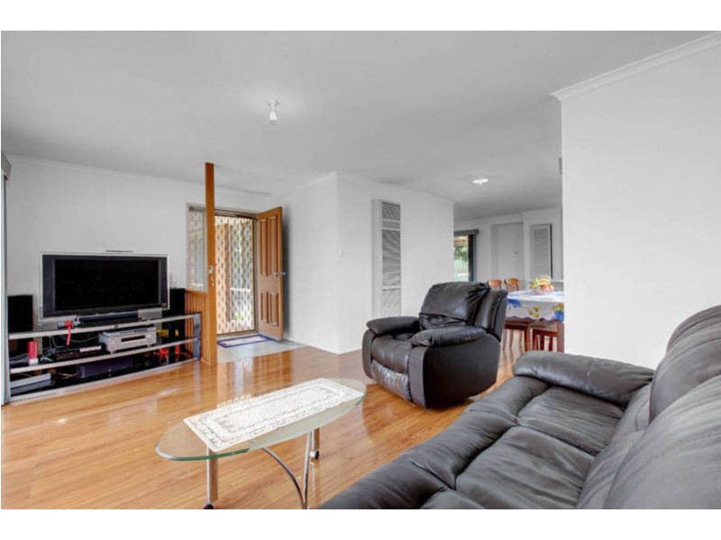 16 Heath Place, Meadow Heights VIC 3048