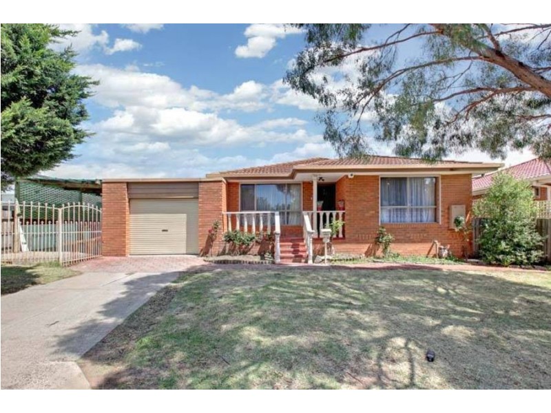 2/18 Ashleigh Crescent, Meadow Heights VIC 3048