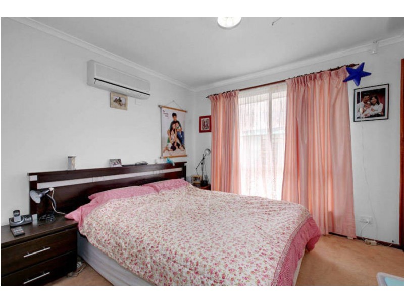 2/18 Ashleigh Crescent, Meadow Heights VIC 3048