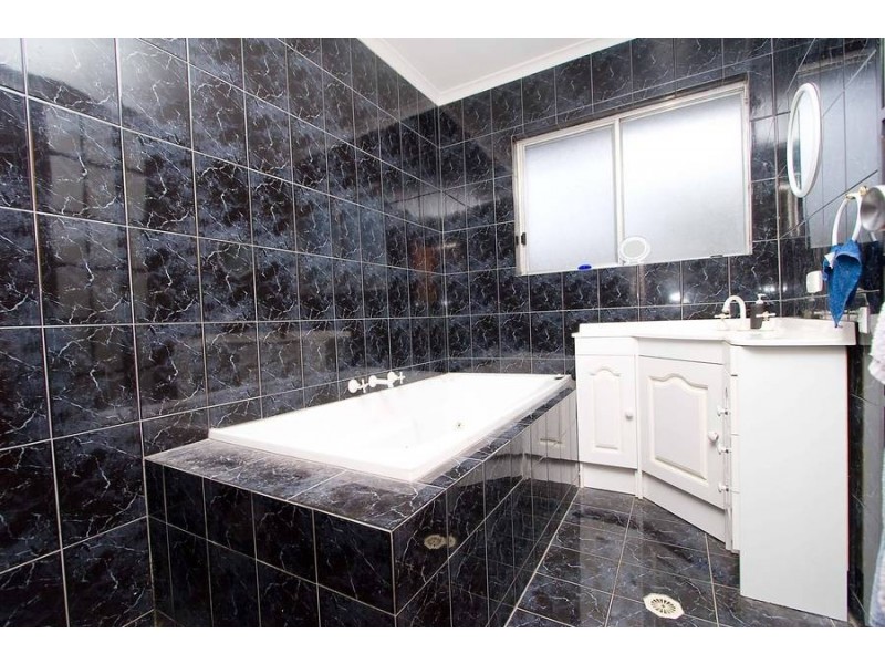 12 Castella Court, Meadow Heights VIC 3048