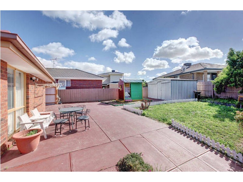 32 Cassinia Crescent, Meadow Heights VIC 3048