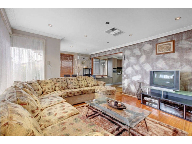 4 Rubicon Street, Dallas VIC 3047