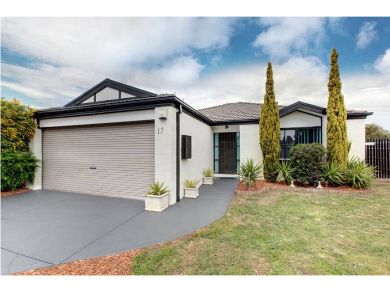 17 Kingsford Way, Roxburgh Park VIC 3064