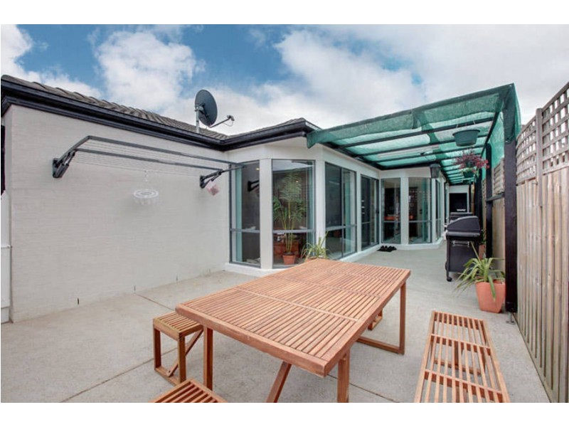 17 Kingsford Way, Roxburgh Park VIC 3064