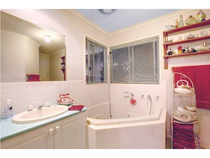 39 St. Clair Blvd, Roxburgh Park VIC 3064