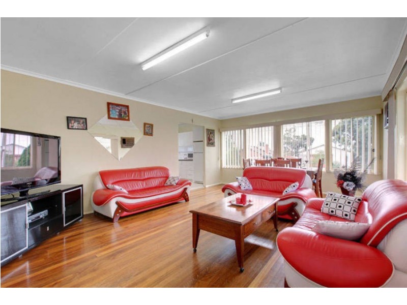 9 Drouin Street, Dallas VIC 3047