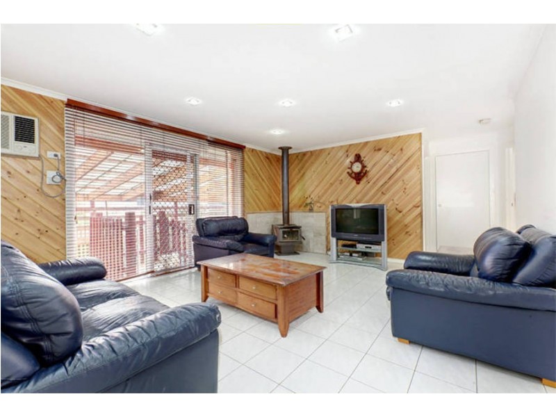 17 Fuschia Place, Meadow Heights VIC 3048