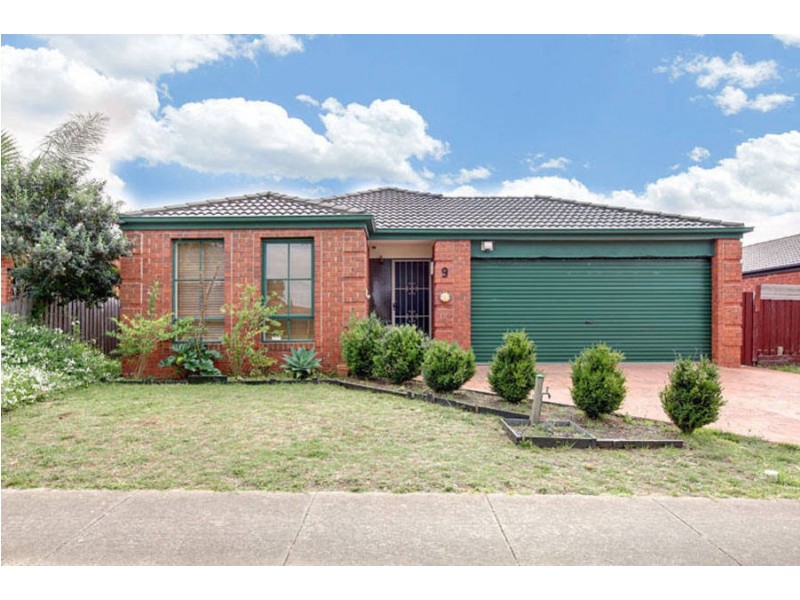 9 McKenzie Avenue, Roxburgh Park VIC 3064