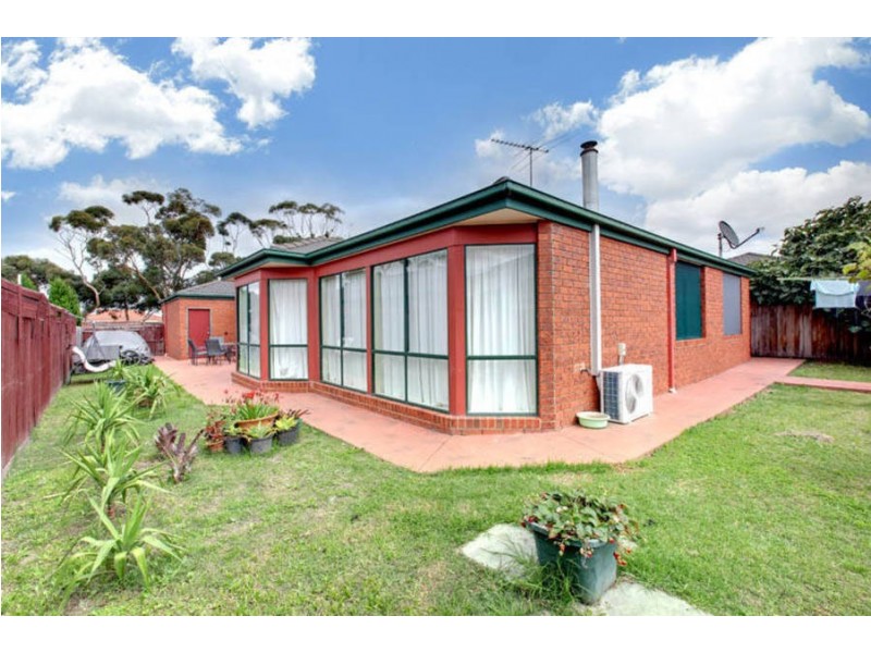 9 McKenzie Avenue, Roxburgh Park VIC 3064