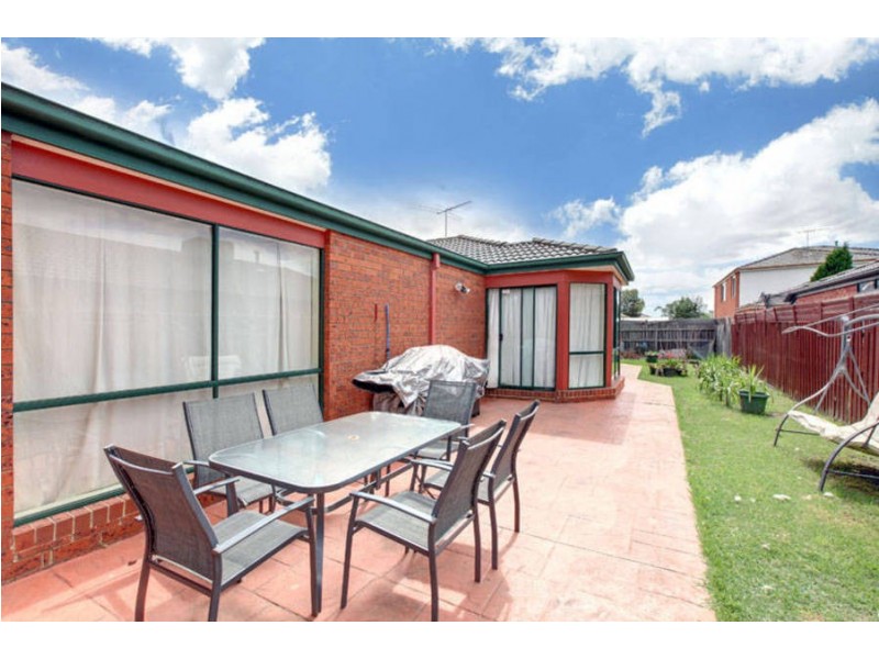 9 McKenzie Avenue, Roxburgh Park VIC 3064