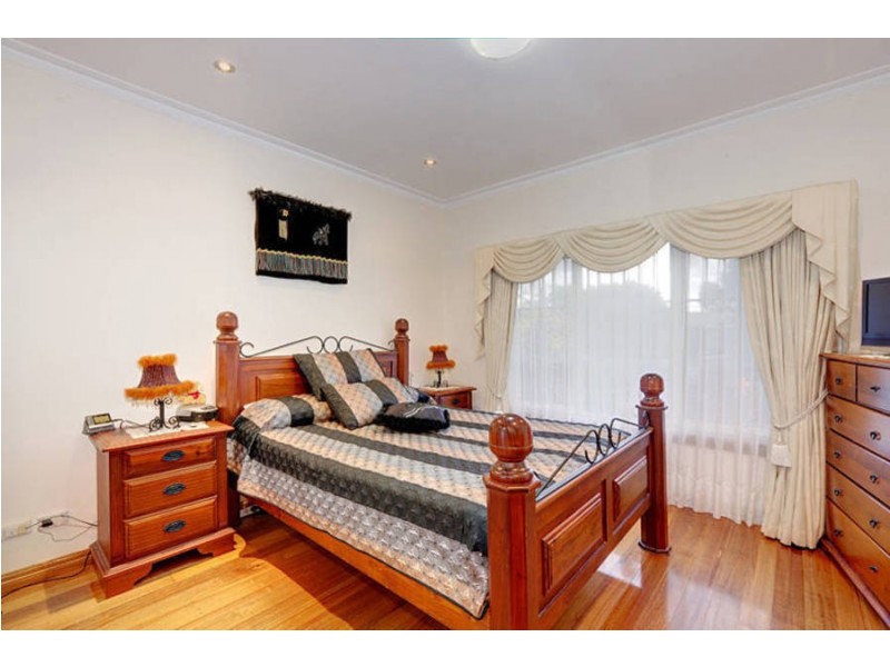 16 South Street, Hadfield VIC 3046