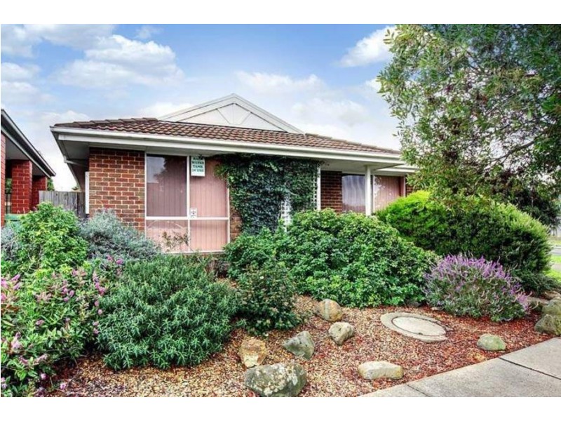 95 Rossiter Avenue, Roxburgh Park VIC 3064