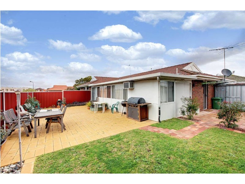 95 Rossiter Avenue, Roxburgh Park VIC 3064