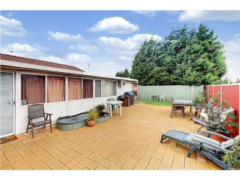 95 Rossiter Avenue, Roxburgh Park VIC 3064