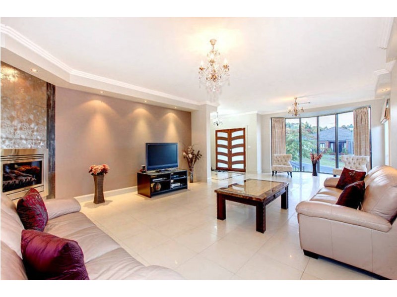 5 Kinloch Grove, Greenvale VIC 3059