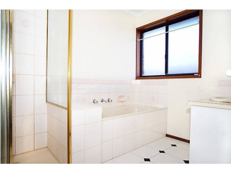 5 Dillwynia Place, Meadow Heights VIC 3048