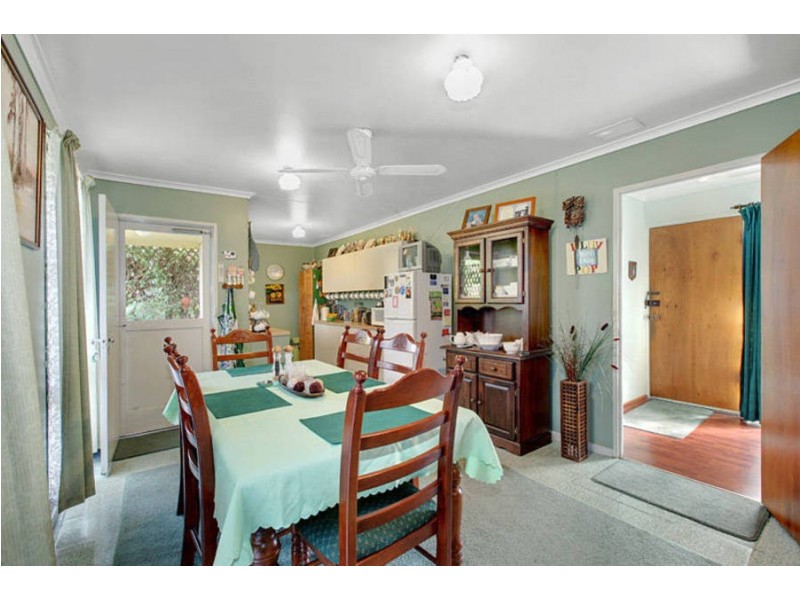 2 Canadian Court, Meadow Heights VIC 3048