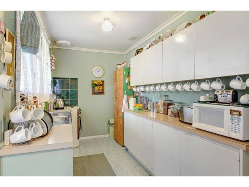 2 Canadian Court, Meadow Heights VIC 3048