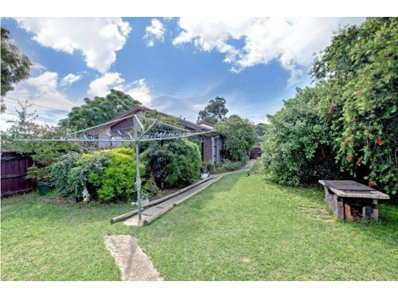 2 Canadian Court, Meadow Heights VIC 3048