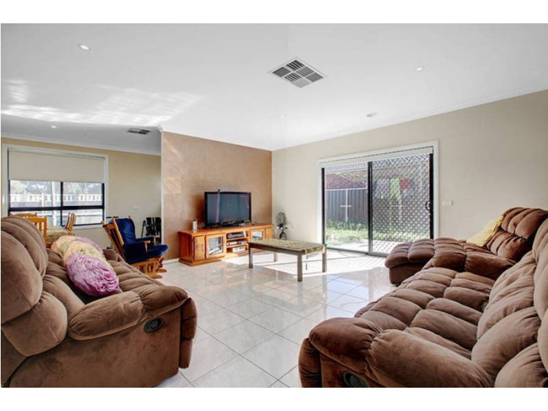 9 Swansea Court, Craigieburn VIC 3064