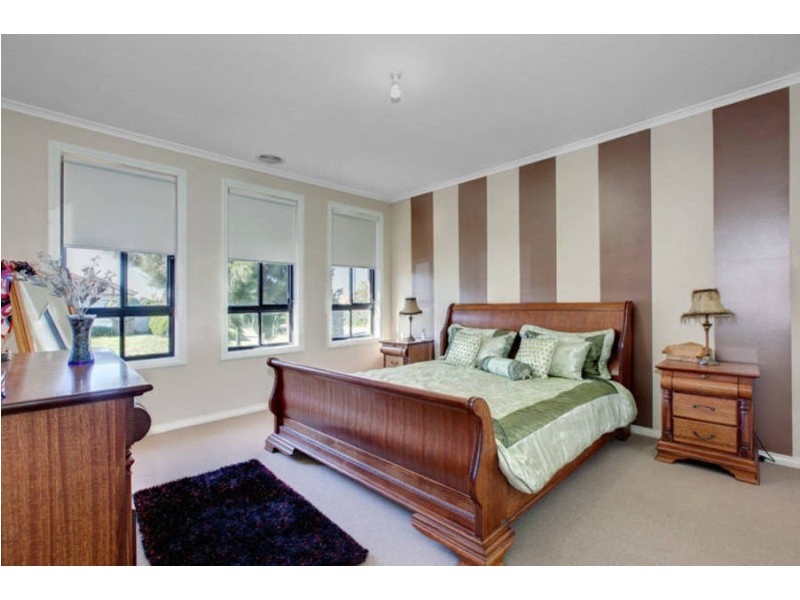 9 Swansea Court, Craigieburn VIC 3064