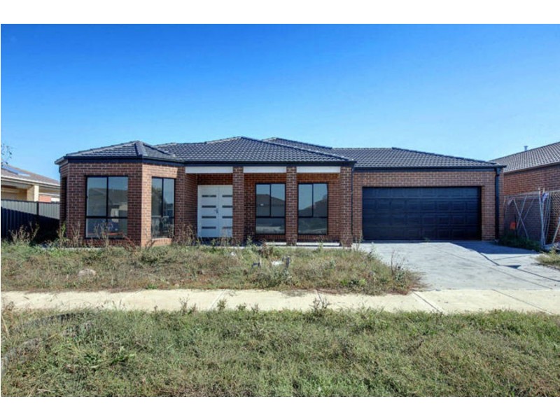 19 Fairhaven Blvd, Craigieburn VIC 3064