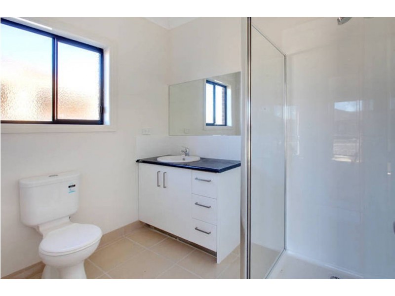 19 Fairhaven Blvd, Craigieburn VIC 3064