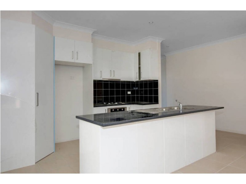 19 Fairhaven Blvd, Craigieburn VIC 3064