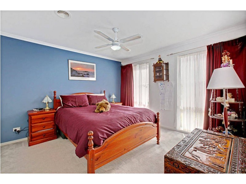 48 Rio Grande Drive, Roxburgh Park VIC 3064