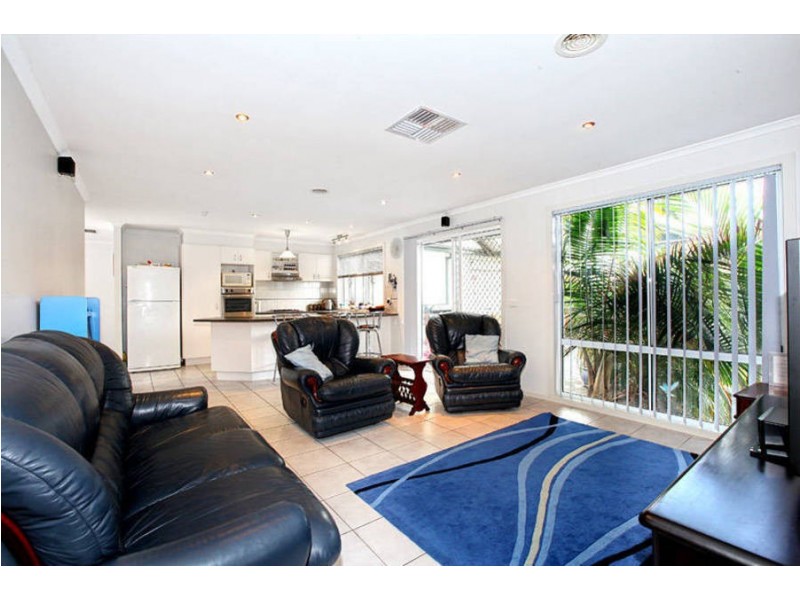 48 Rio Grande Drive, Roxburgh Park VIC 3064