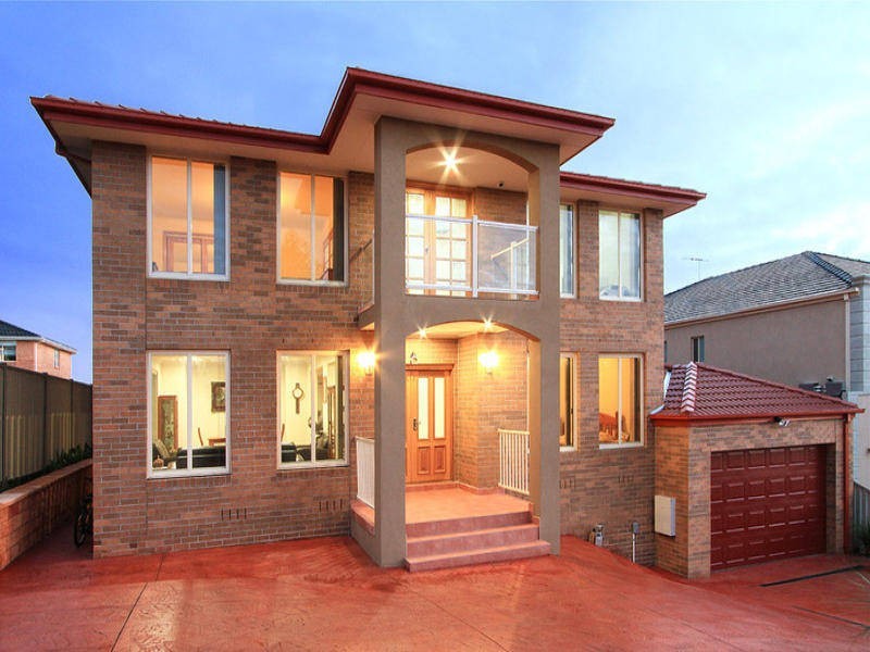 8 Inverie Court, Greenvale VIC 3059