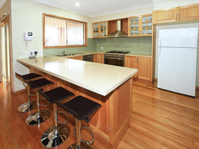 8 Inverie Court, Greenvale VIC 3059