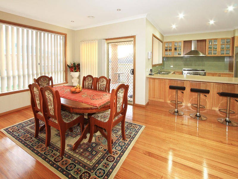 8 Inverie Court, Greenvale VIC 3059