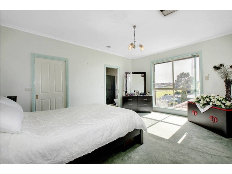 59 Cassinia Crescent, Meadow Heights VIC 3048