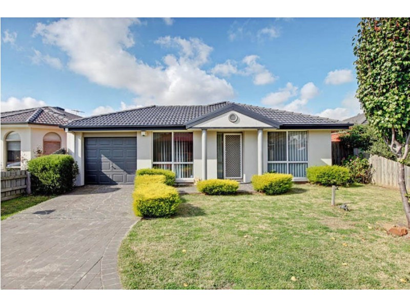 6 Hynes Place, Roxburgh Park VIC 3064