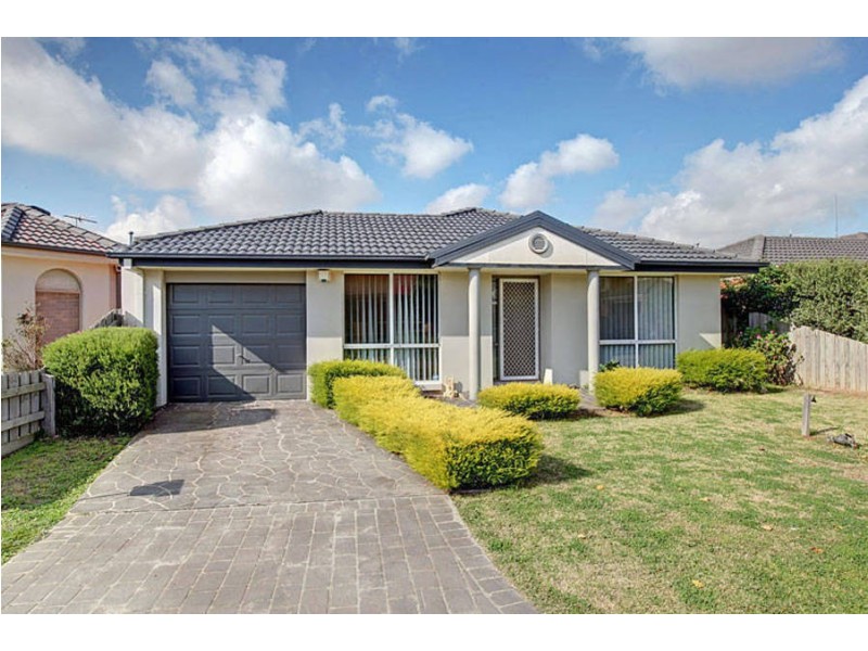 6 Hynes Place, Roxburgh Park VIC 3064